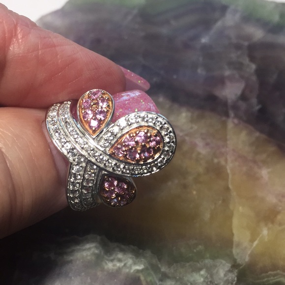 FLASH SALE. 1 HOUR. THIS IS A BUBBLE GUM PINK RING - Picture 12 of 15